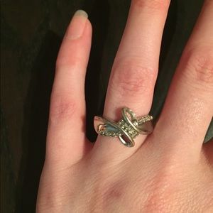 Silver and diamond chip ring